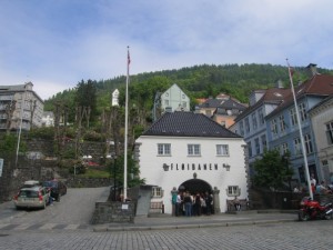 n120802809 30689572 2981