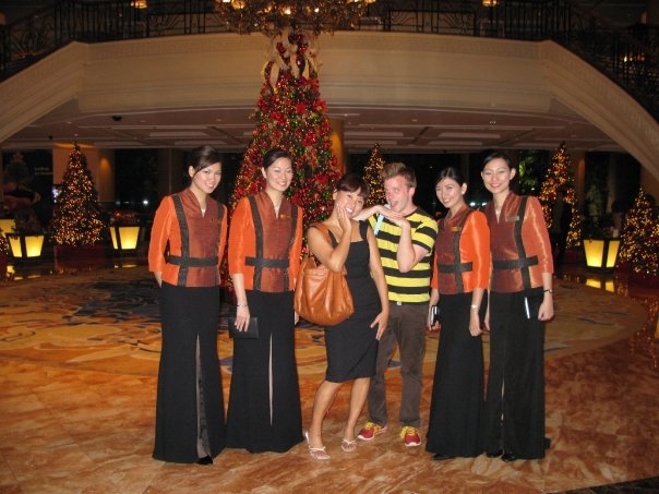 Exploring the Chaos and Colour of Manila