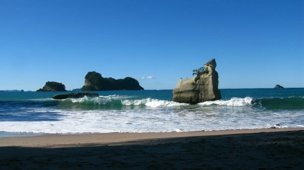 Travel to Cathedral Cove, New Zealand