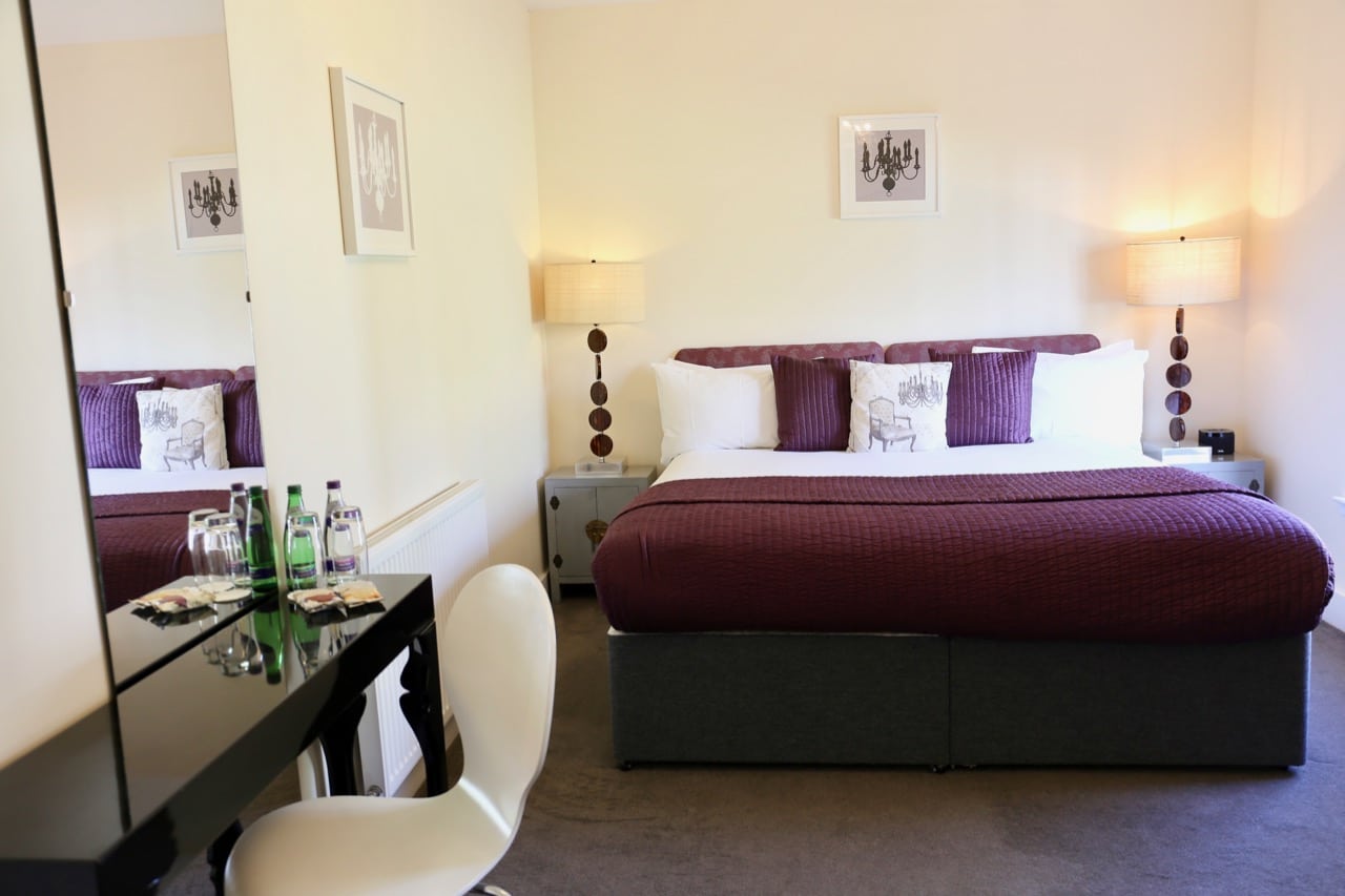 Achnagairn Castle: A chic suite at the Mini Manors.