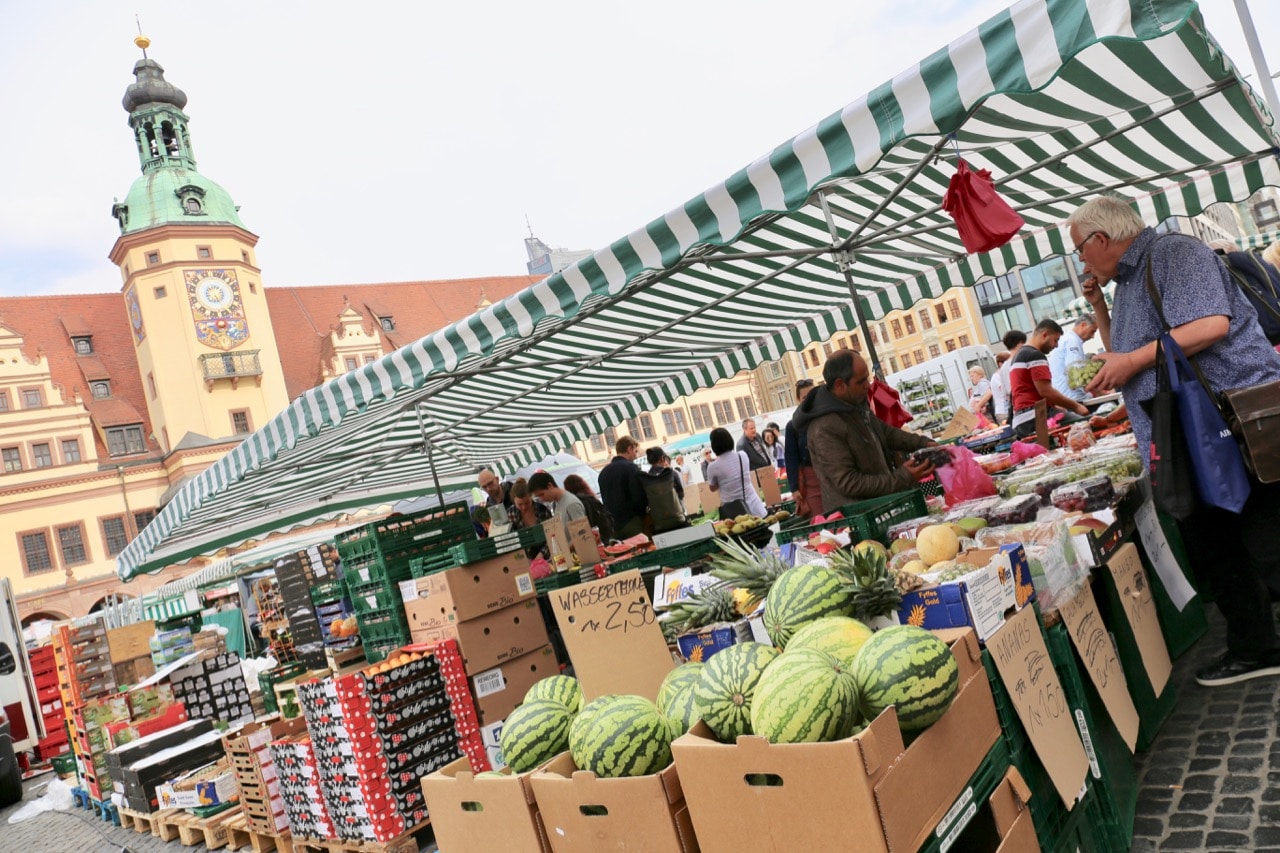 See what's fresh on the farm at the bi-weekly food market in Marktplatz.