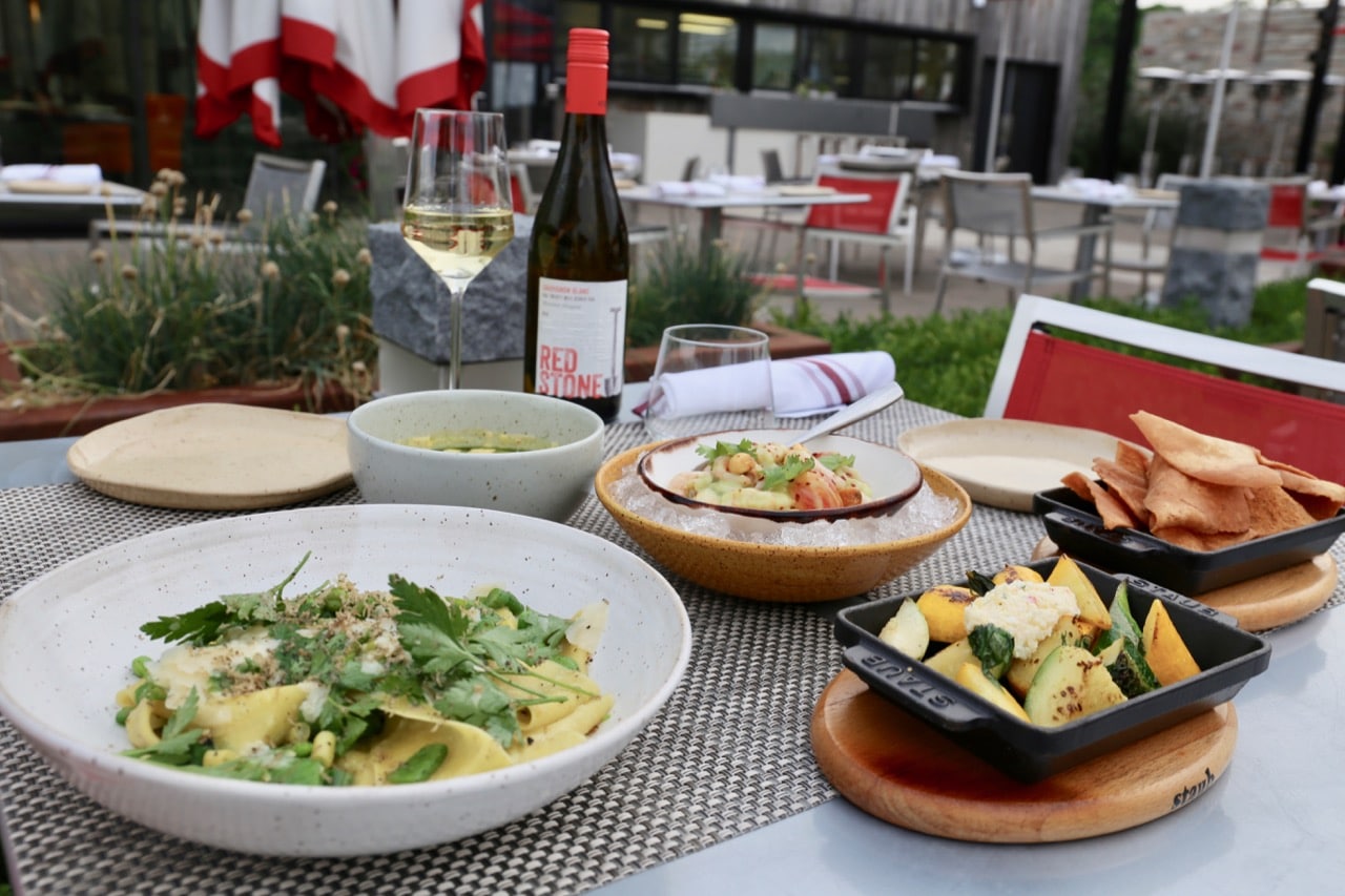 Many of the Beamsville Wineries feature fine dining restaurants. 