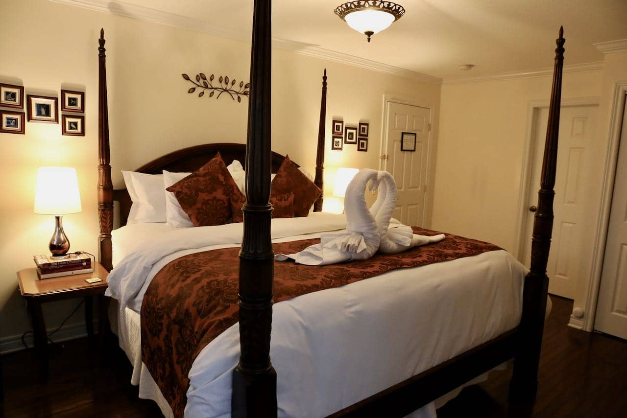 Blue Skies Bed and Breakfast offers a unique Sri Lankan brunch and 3 guest rooms.