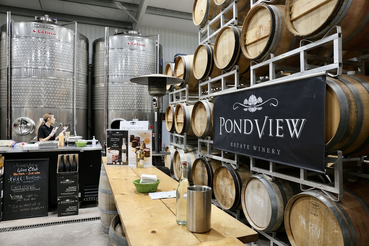 Niagara on the Lake Wineries: Pondview offers a special tasting during the Icewine Festival.