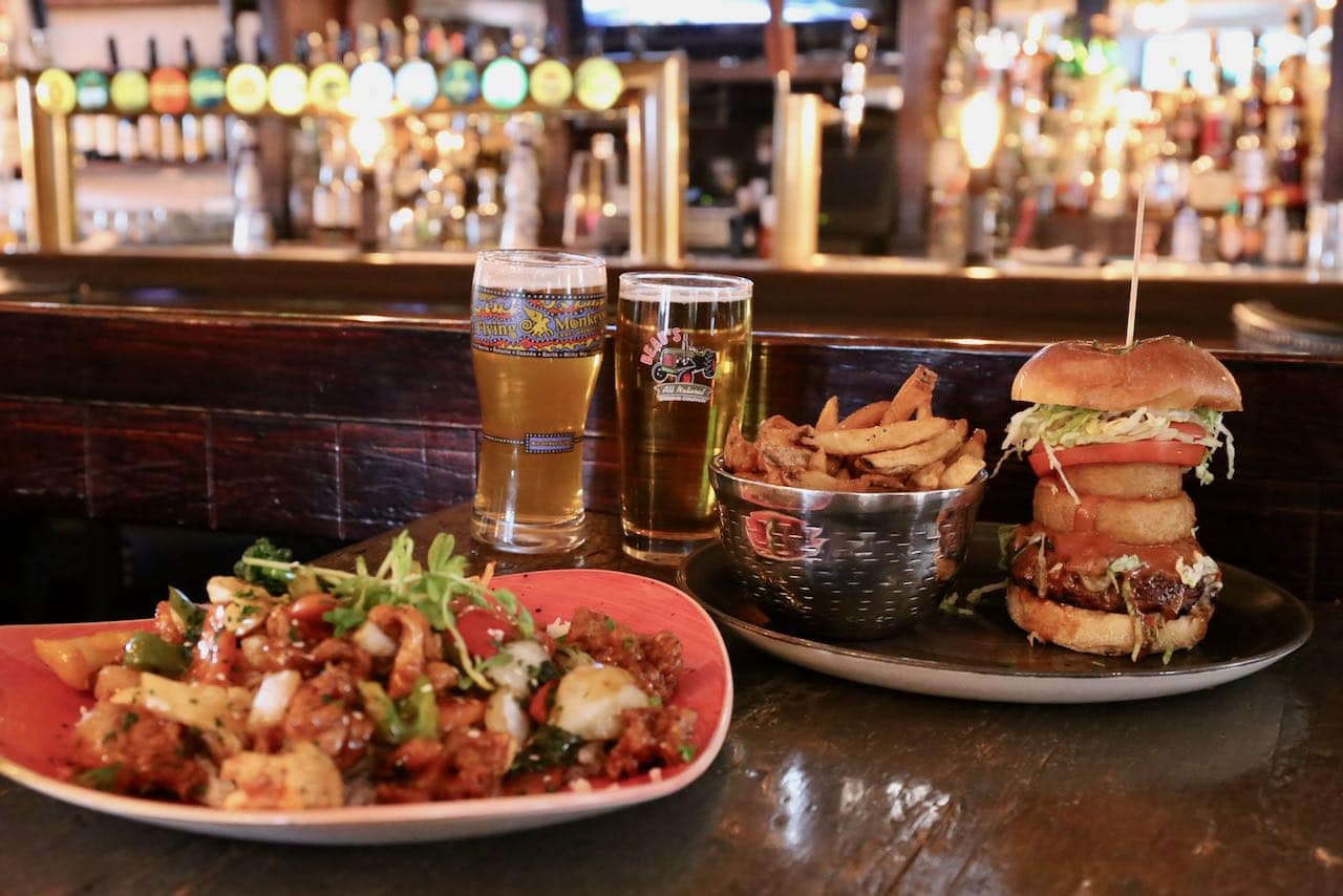 Oakville Restaurants: The Kings Arms is a popular British-style pub.