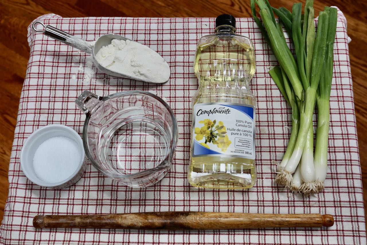 Ingredients you'll need to make Green Onion Cake.
