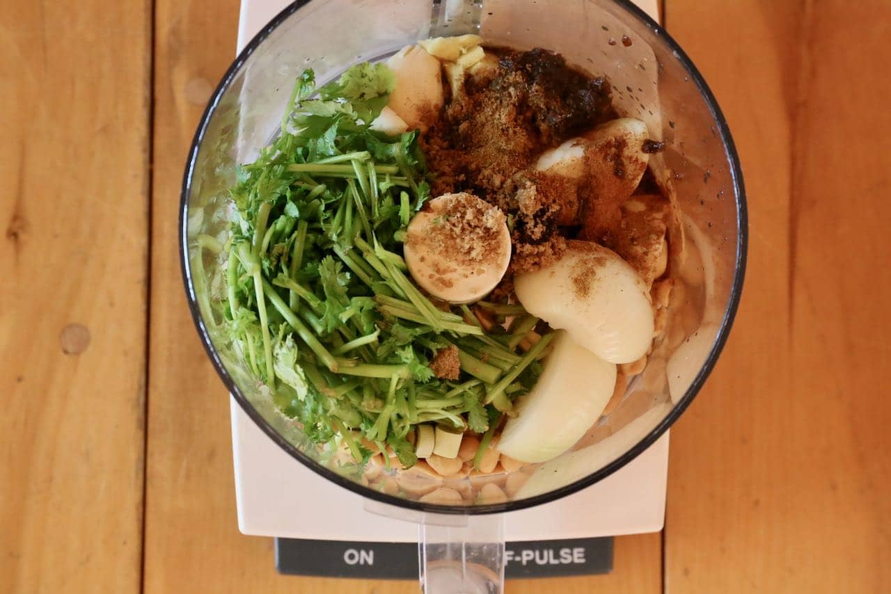 Blend Gaeng Masaman Curry Paste ingredients in a food processor until smooth.