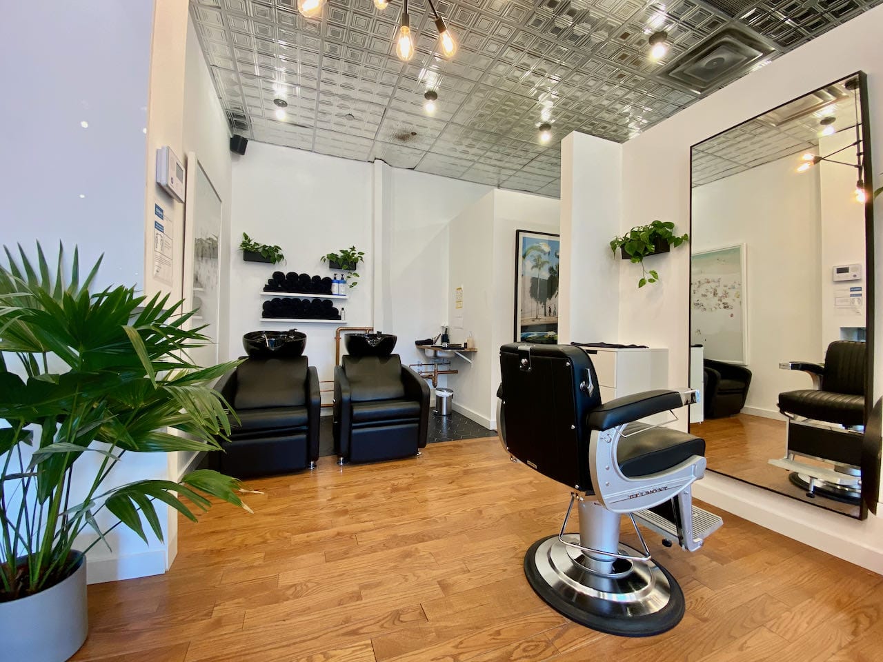 Bruno Rosales is a French-inspired downtown Toronto barber shop offering facials, pedicures and more!