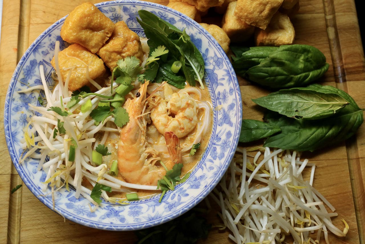 Laksa is one of the most popular soups in the world for seafood lovers.