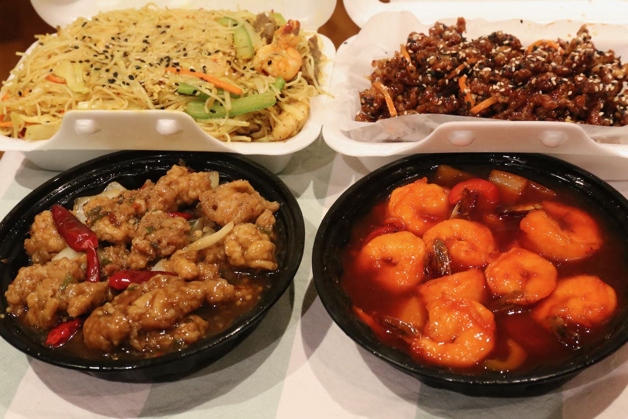 Enjoy delicious Thai and Chinese takeout at Oakville restaurant Asian Fusion 168.