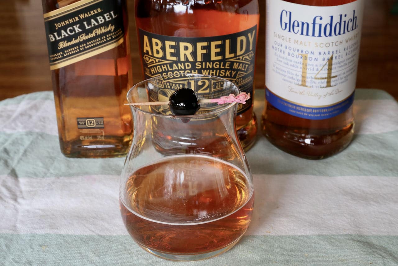 Prepare a homemade Scotch Manhattan with premium Scottish whisky. 