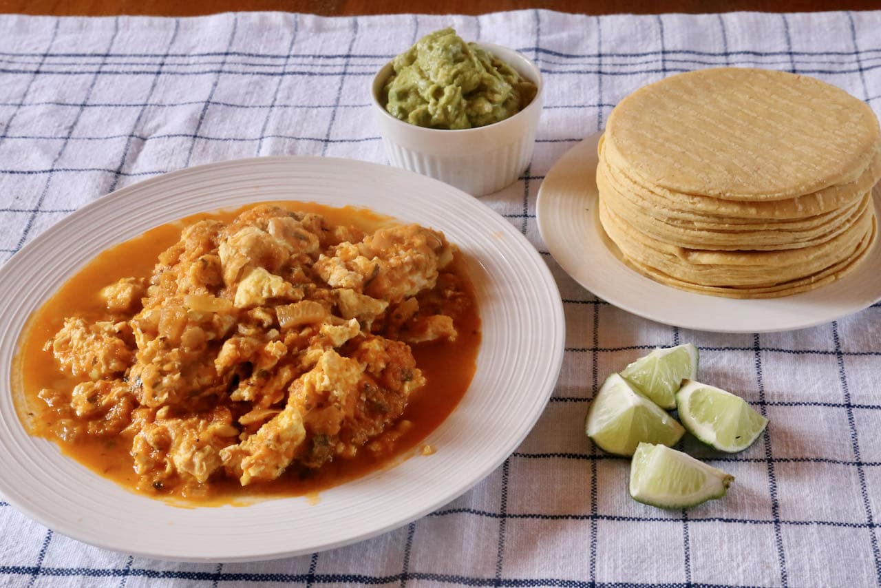 Salsa de Huevo is our favourite easy healthy vegetarian Mexican dish to serve at breakfast or brunch.