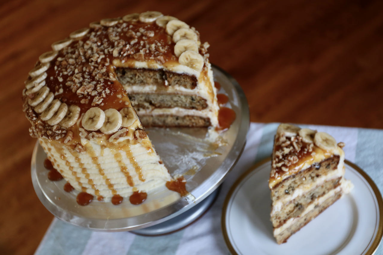 Banoffee Cake - Easy Cake Recipe with Fluffy Dulce de Leche Frosting