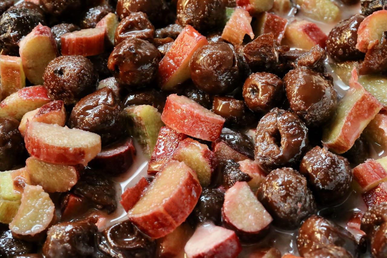 Our Rhubarb Cherry Pie filling features almond extract, sugar, lemon juice and cornstarch.