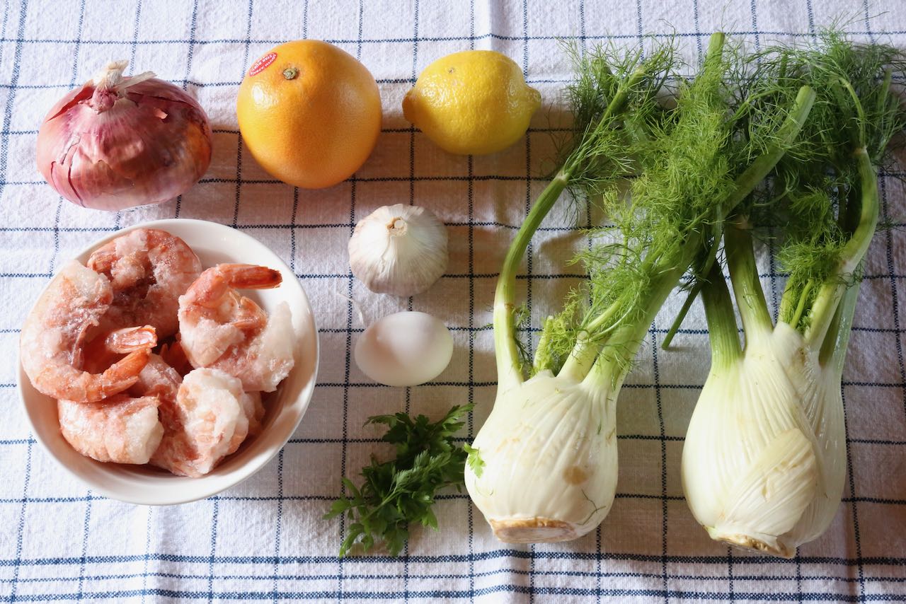Traditional Ensalada de Gambas recipe ingredients.