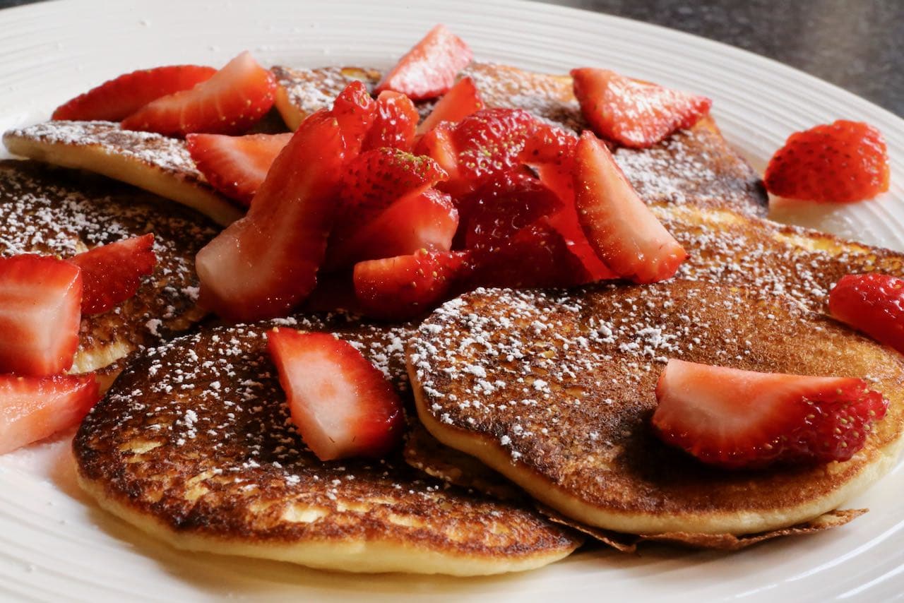 You can also serve this Oladushki pancake recipe in a single layer on a plate.