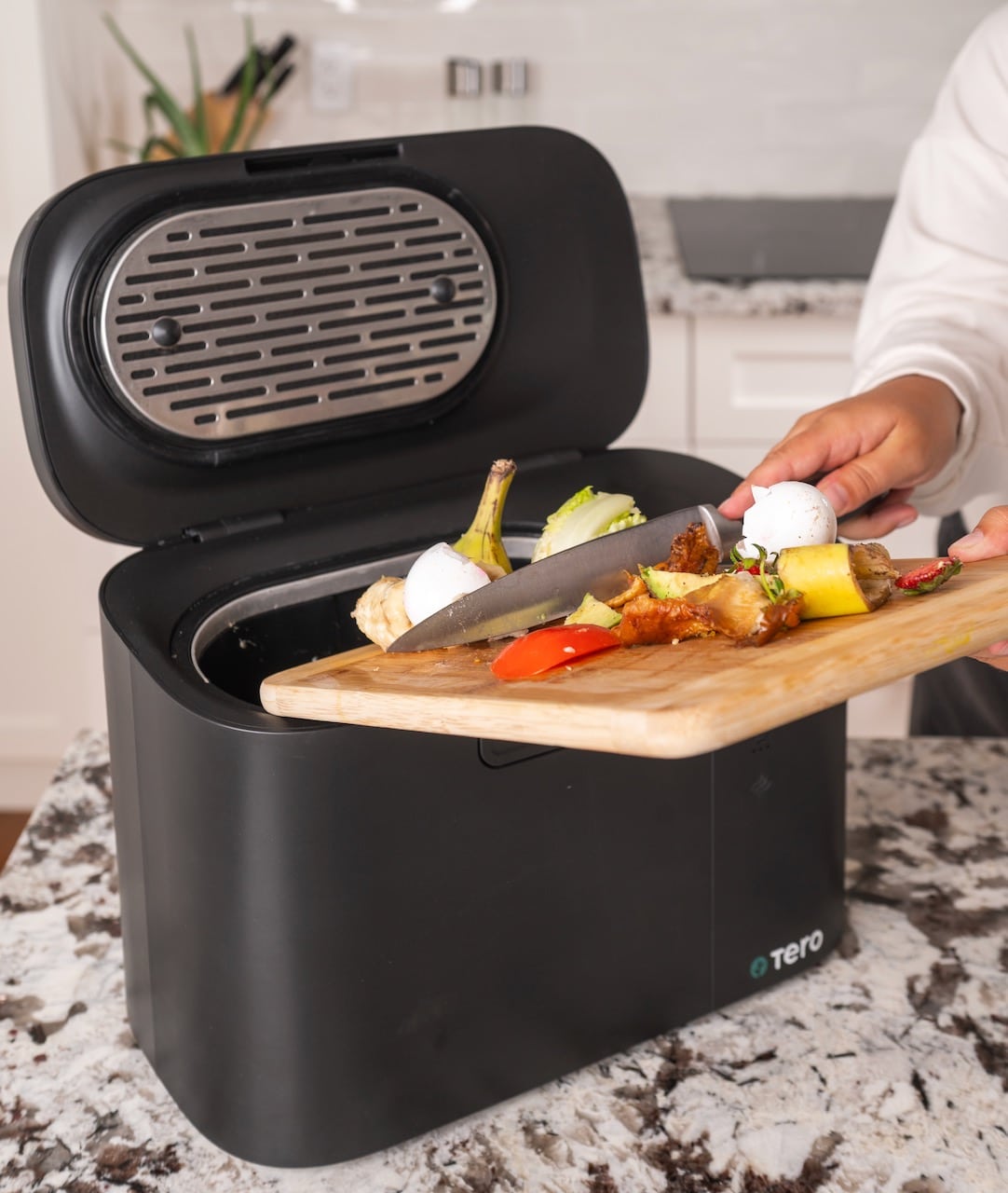 Easily transform your kitchen food waste into fertilizer with Tero.