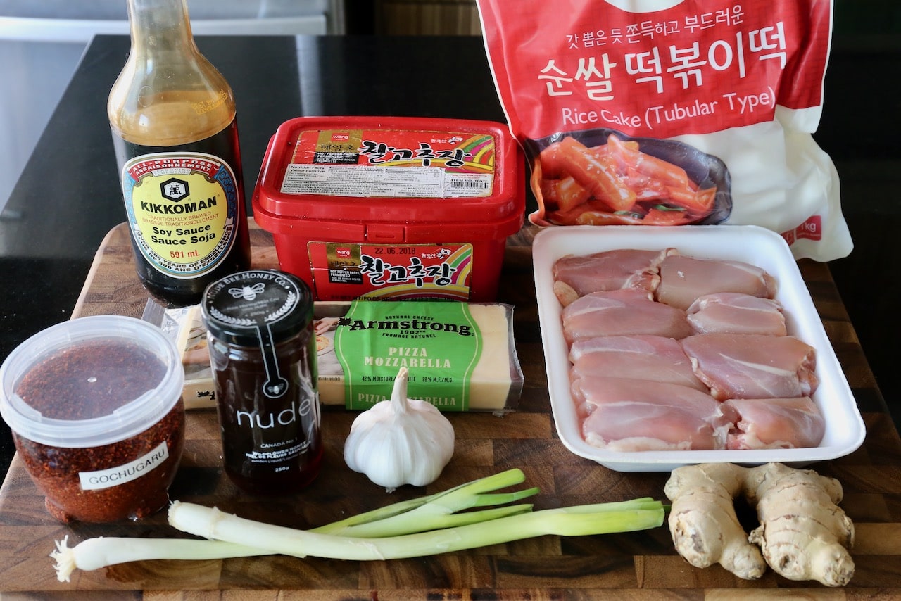 Traditional Korean Cheesy Tteokbokki recipe ingredients.