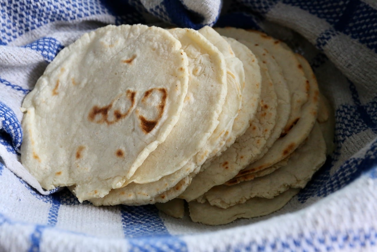 Now you're an expert on how to make Tortillas de Maiz.