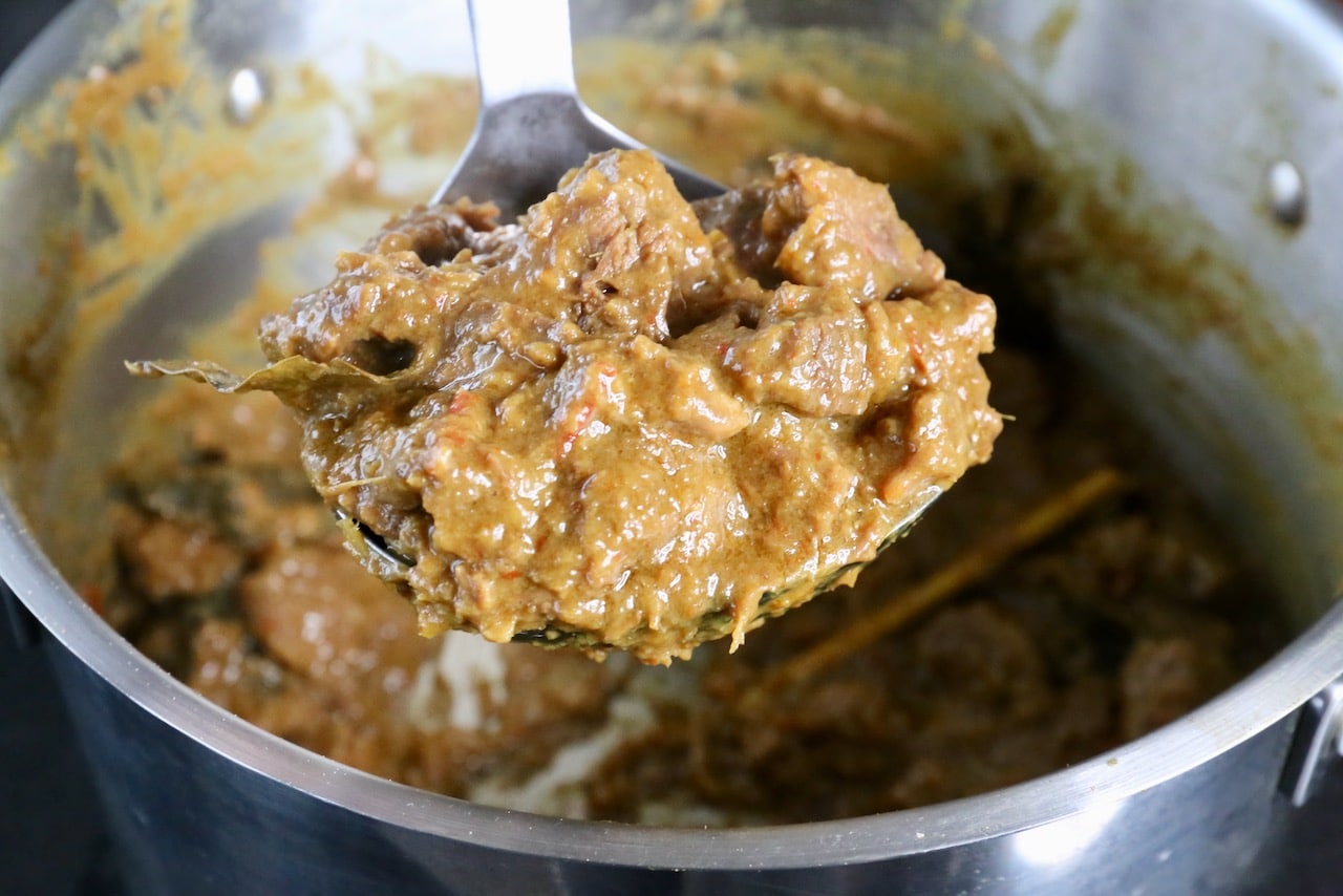 Daging Rendang is a dry Indonesian beef curry featuring a thick and flavourful sauce.