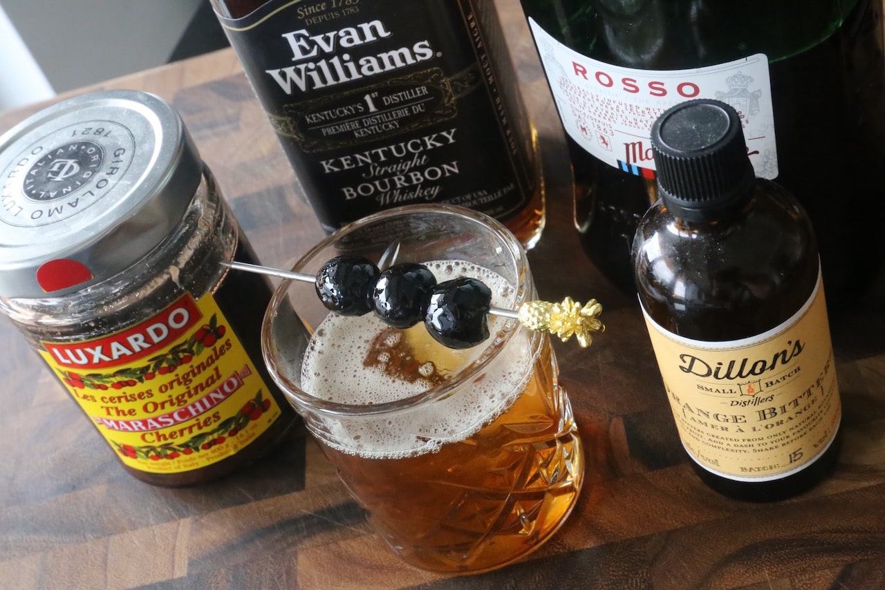 We prepared this Manhattan cocktail with Evan Williams bourbon whisky from Kentucky.