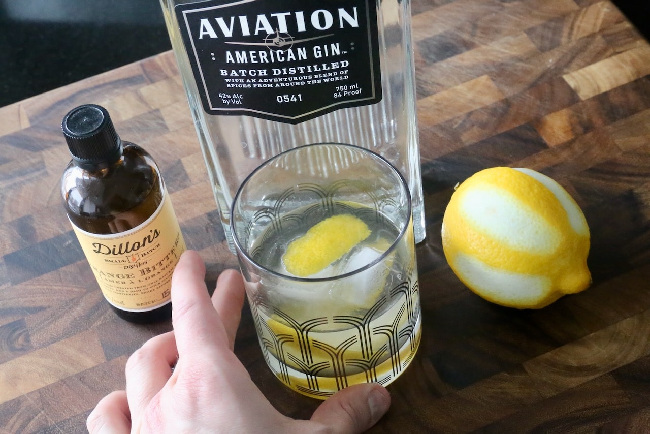 Now you're an expert on how to make an easy homemade Gin Old Fashioned! 