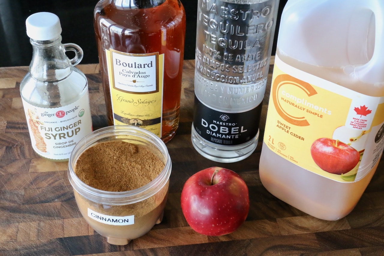 Thanksgiving Margarita cocktail recipe ingredients.  