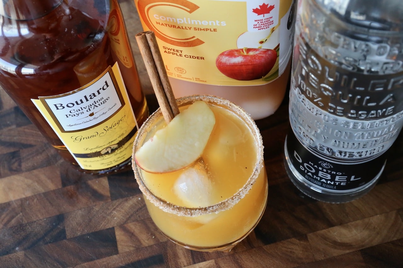 Fall Thanksgiving Cocktail Photo Image.