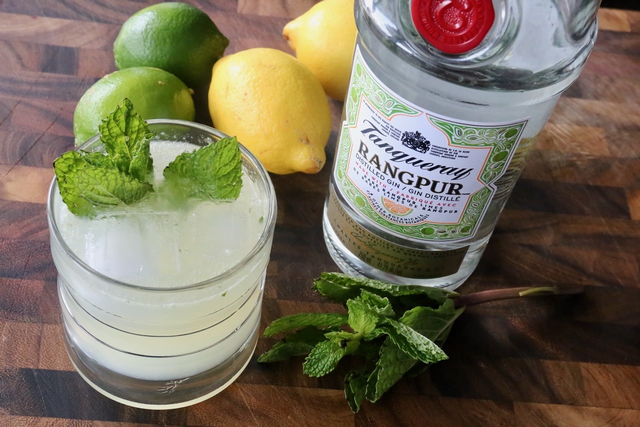 Now you’re an expert on how to make a refreshing Southside Fizz Cocktail recipe!