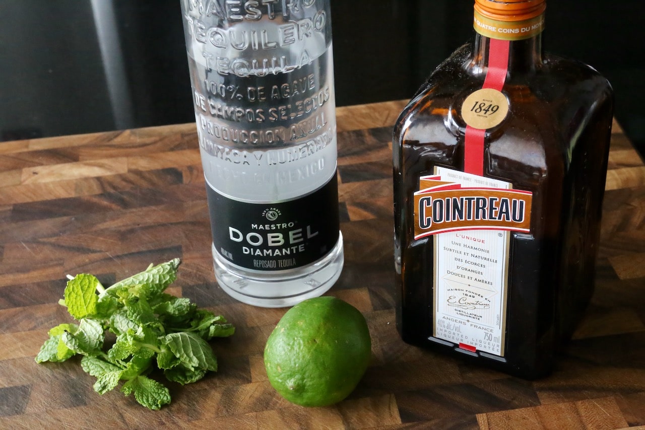 Traditional Tequila Smash cocktail recipe ingredients.