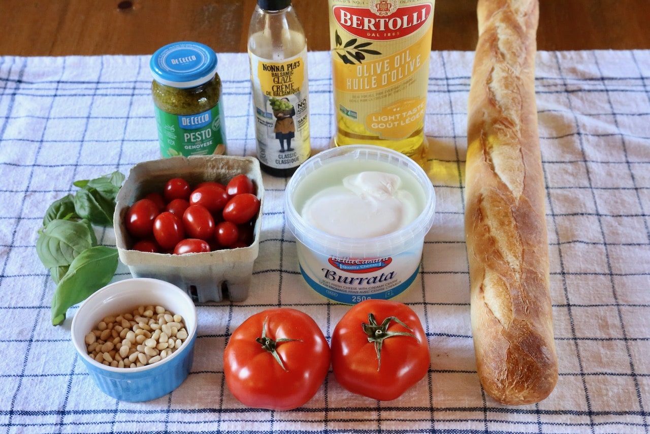 Traditional Burrata Caprese recipe ingredients.