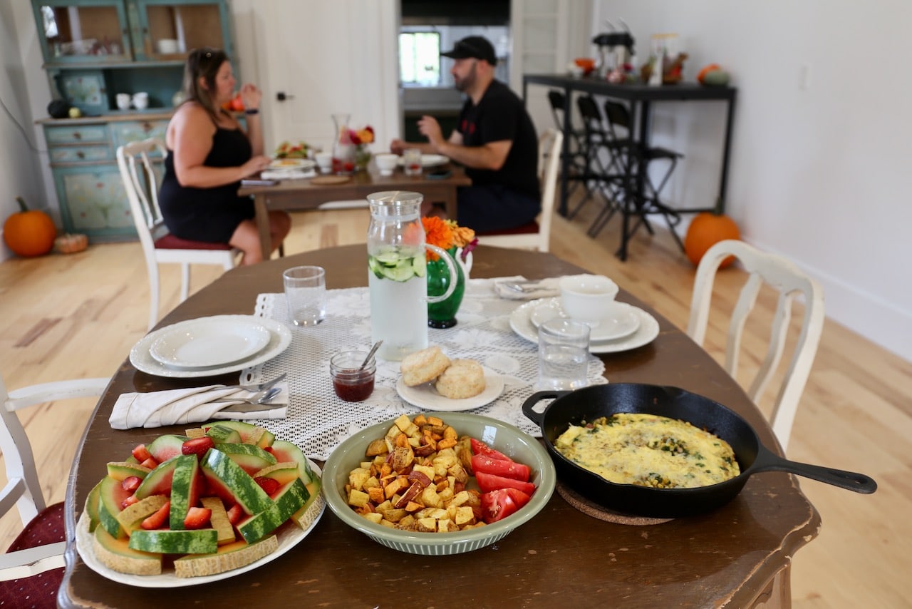 Enjoy a DIY farm brunch at Thames River Melons.