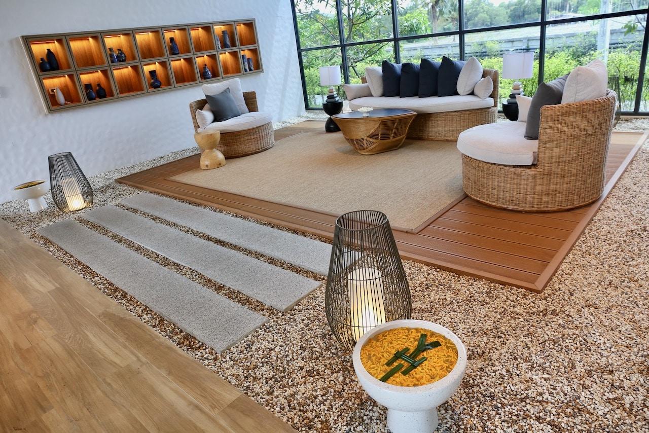 Melia Phuket Resort Spa Lounge.
