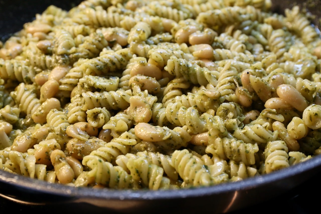 Cook halloumi pasta in a large skillet.