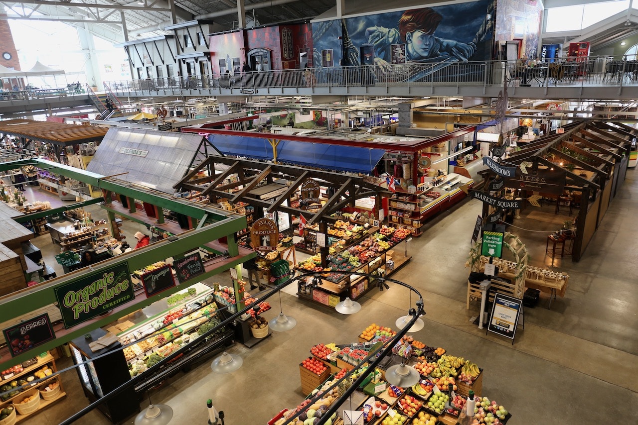 Visit Covent Garden Market to enjoy a casual dining experience from Brazilian Street Food to classic soup and sandwich.