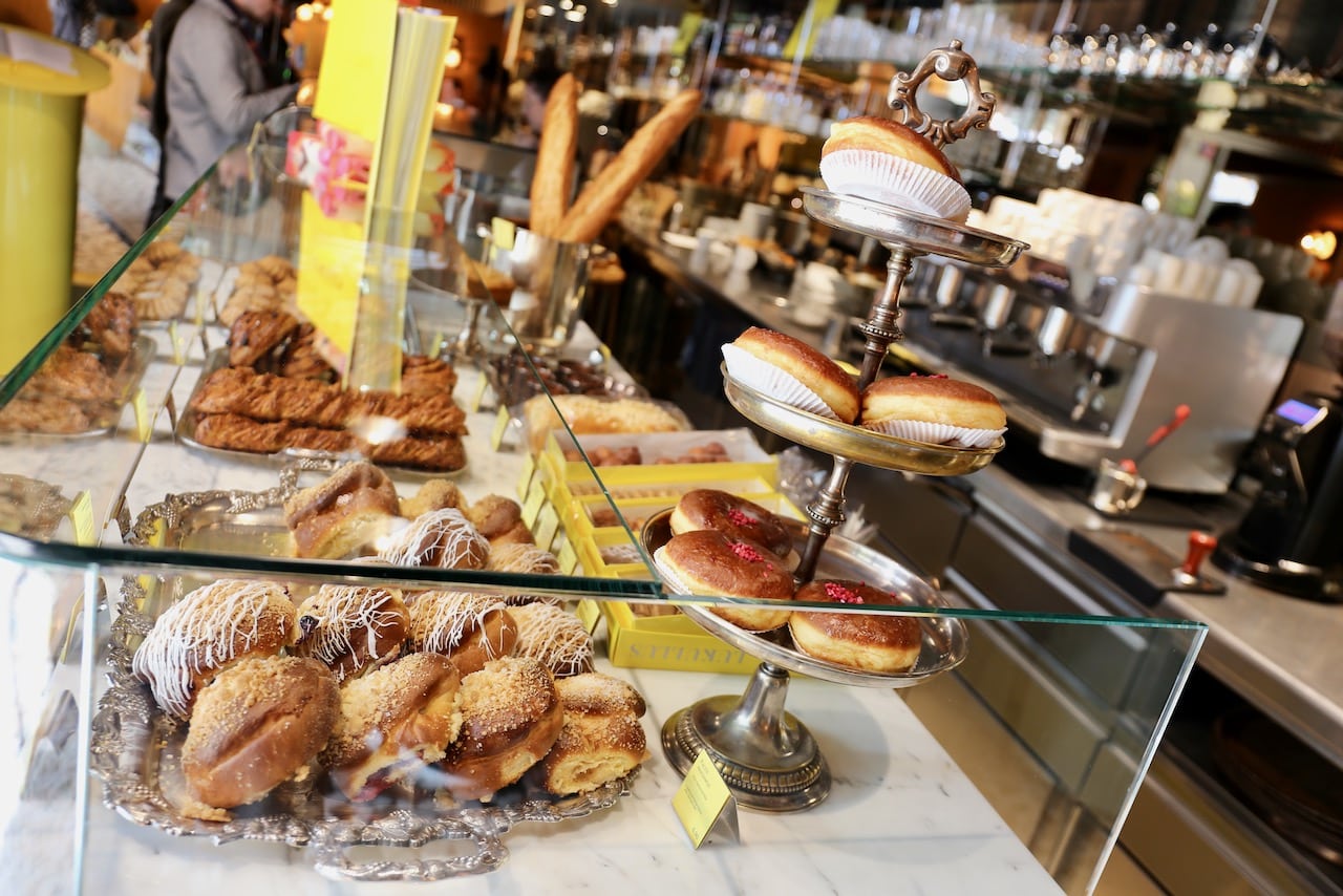 Warsaw City Break: Lukullus is a pretty cafe serving Polish donuts called Paczki.