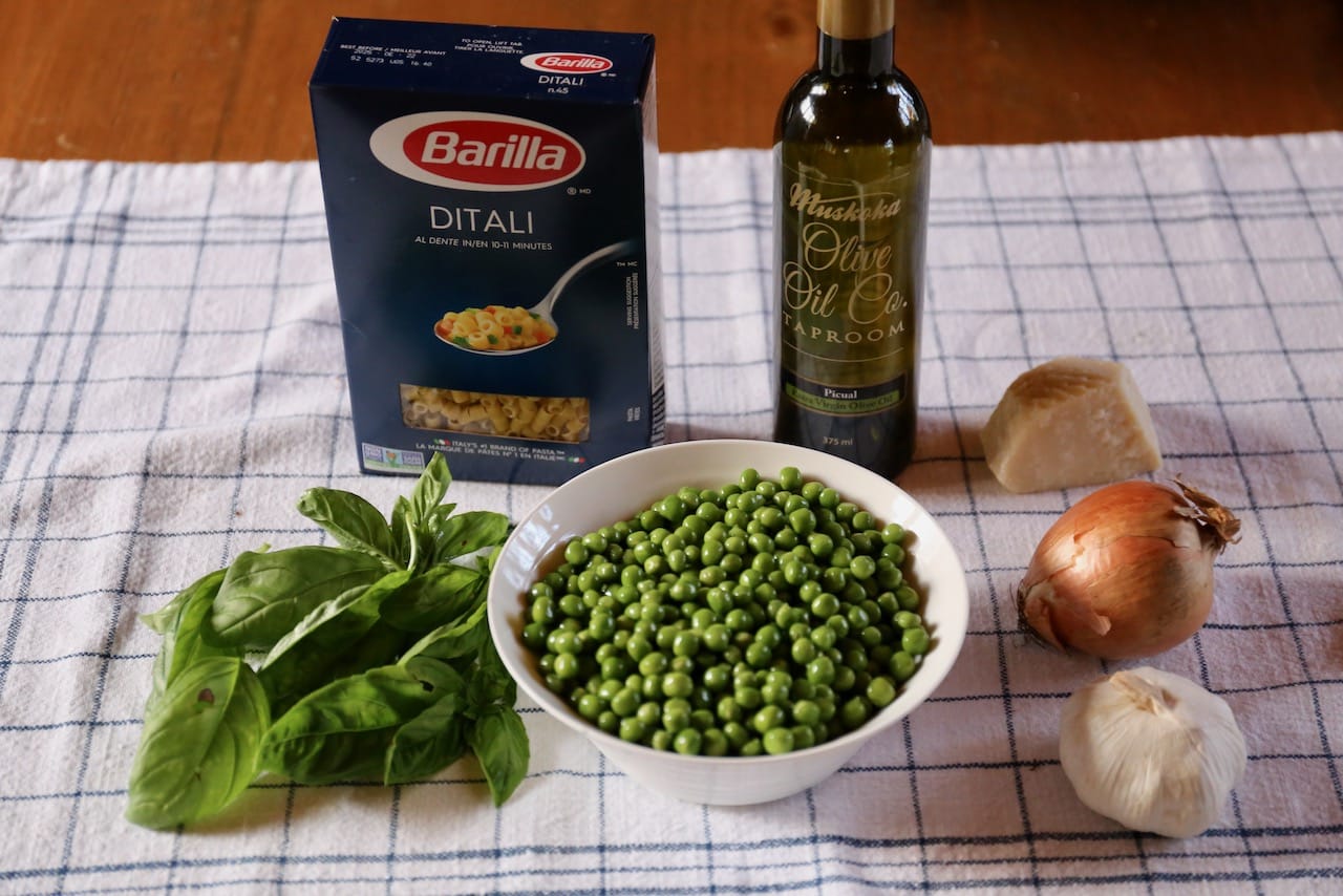 Traditional Pasta e Piselli recipe ingredients.