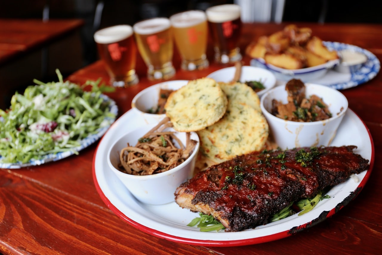 Red Lion Smokehouse in Thunder Bay.