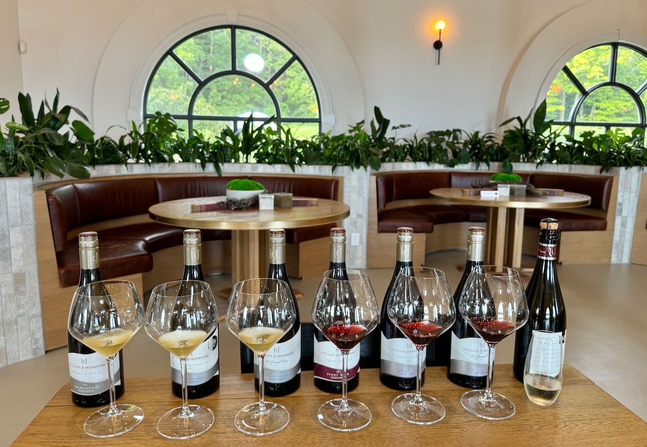 Domaine Le Clos Jordanne produces Burgundian wines like Chardonnay and Pinot Noir. 