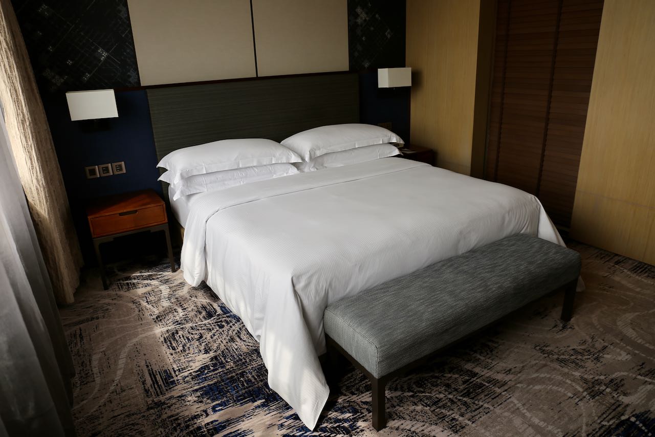 Millennium Hilton Bangkok Executive Suite Bedroom.