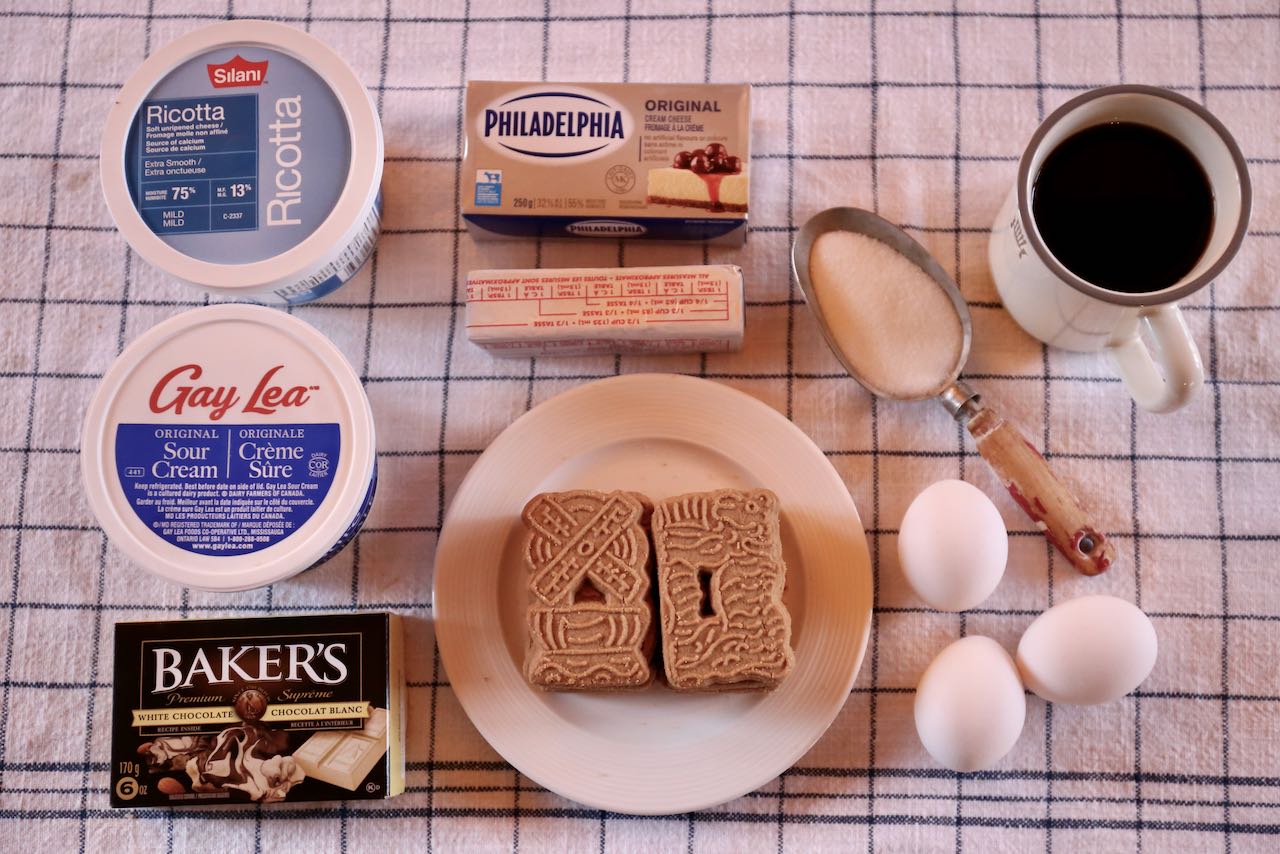 Speculaas Cheesecake recipe ingredients.