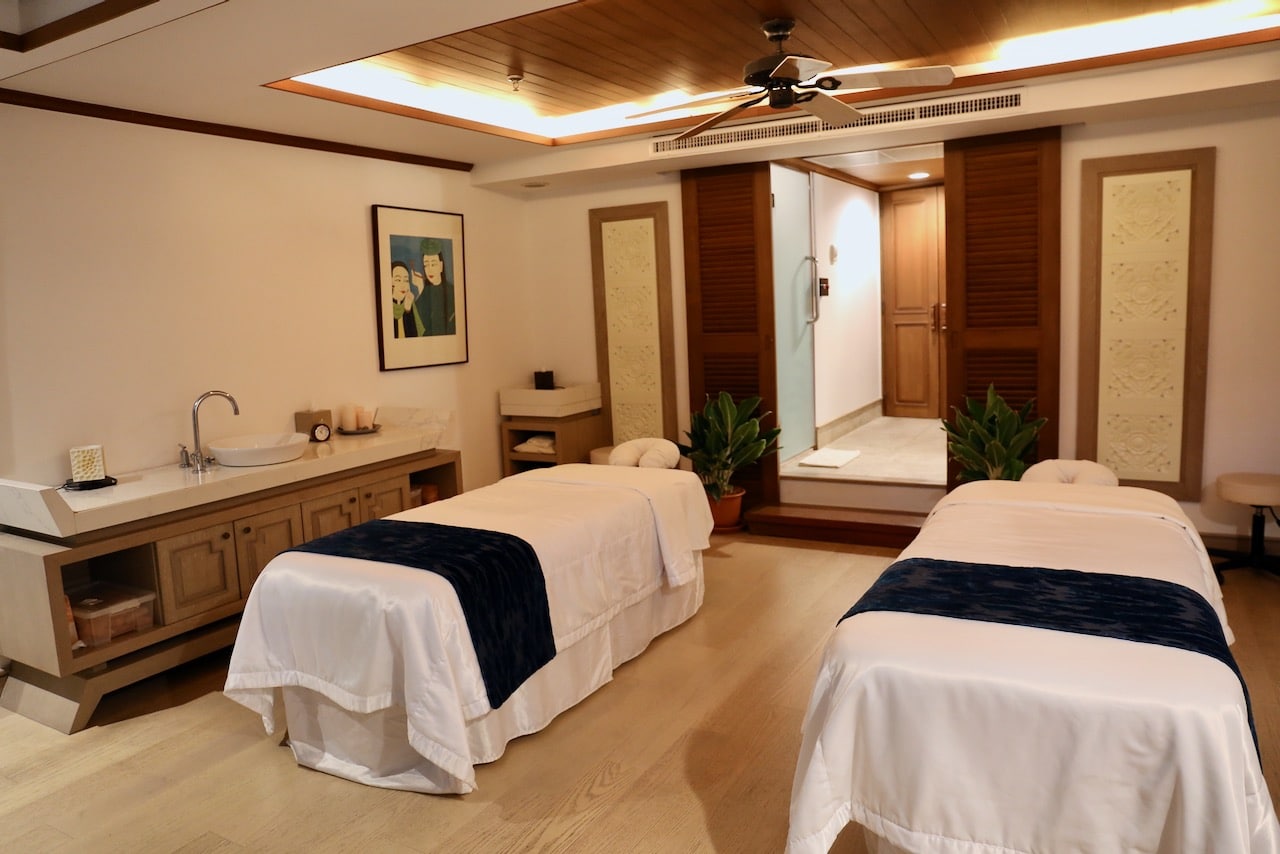 Enjoy a romantic couples massage in a suite at Anantara Spa.