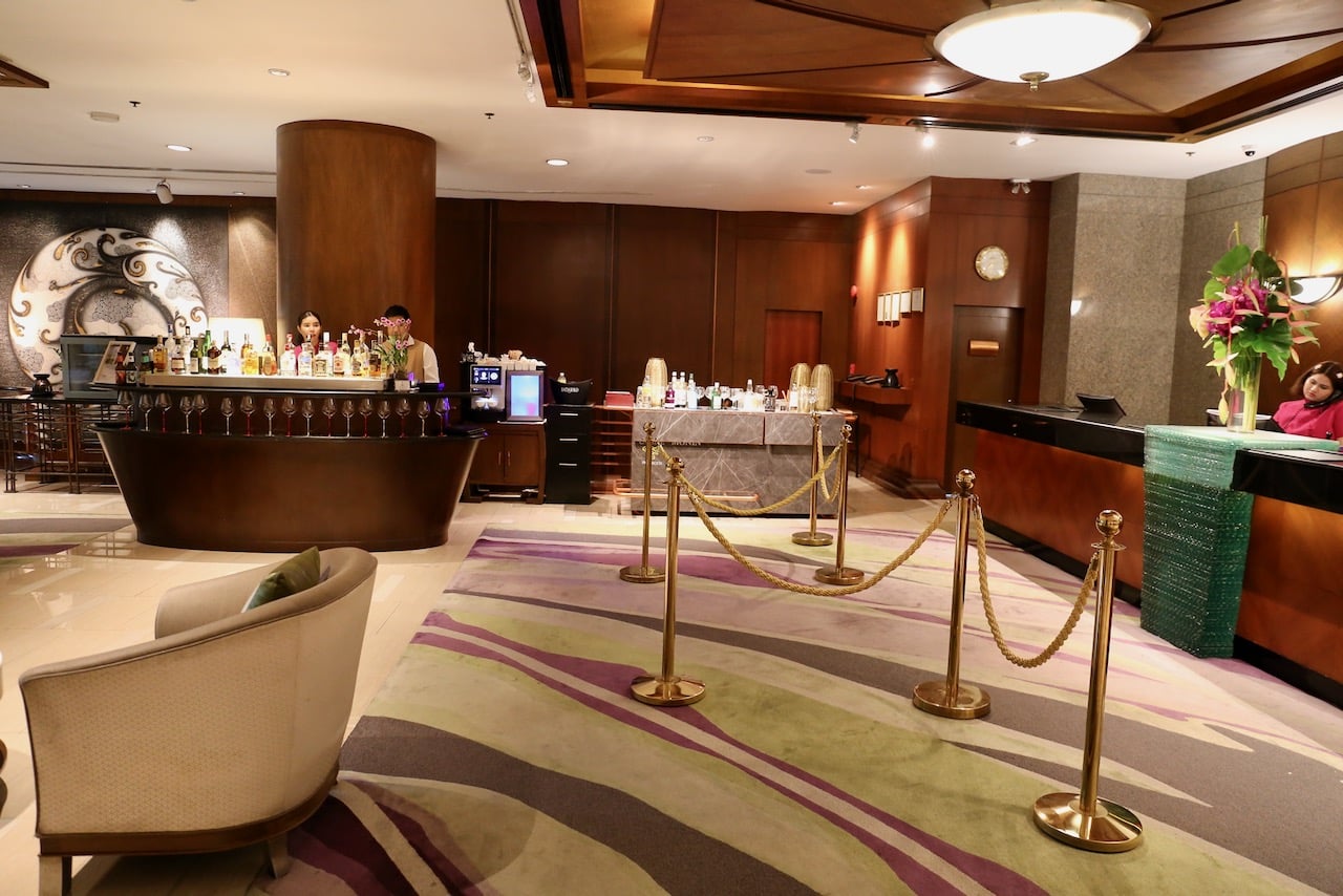 Enjoy a cocktail moments after checking into your room in the Lobby Lounge at Banyan Tree Hotel in Bangkok.