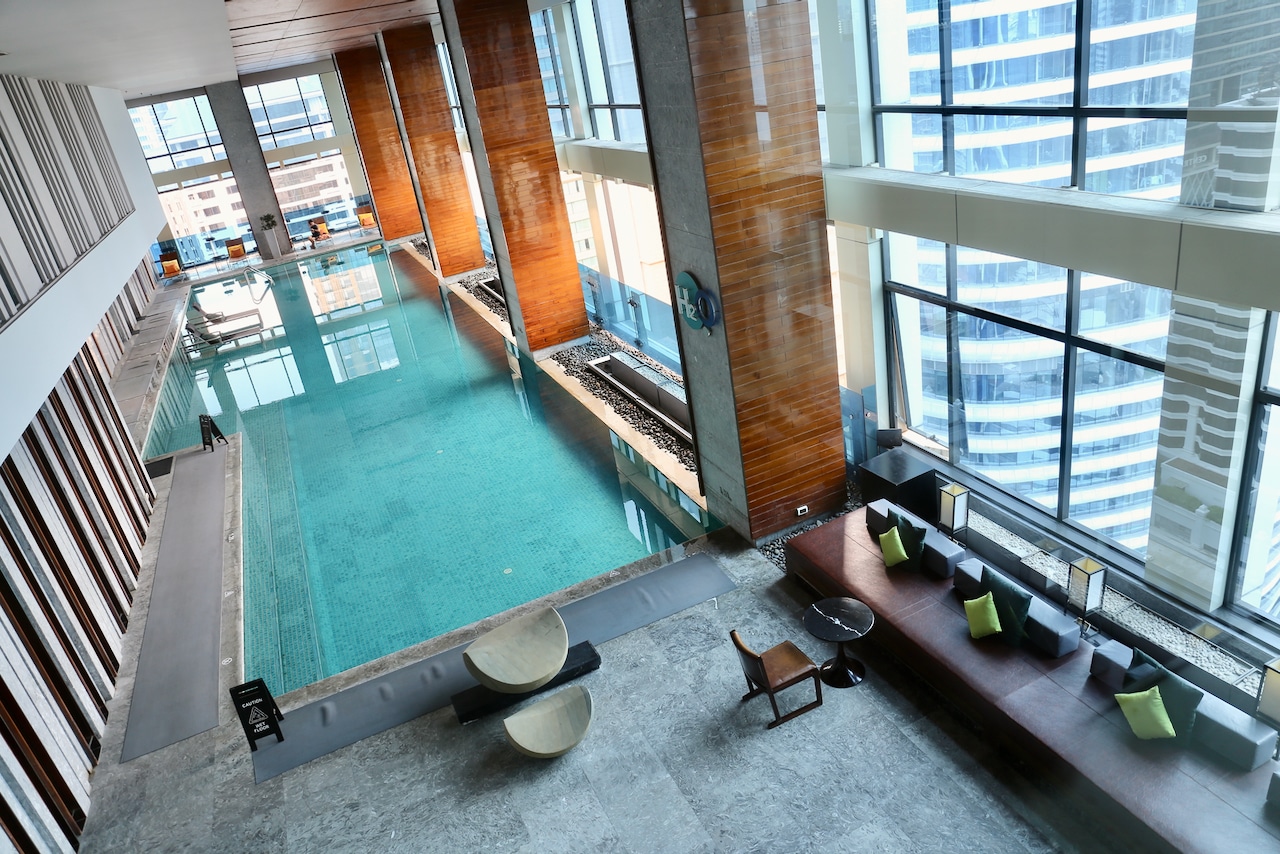Renaissance Bangkok Hotel Pool.