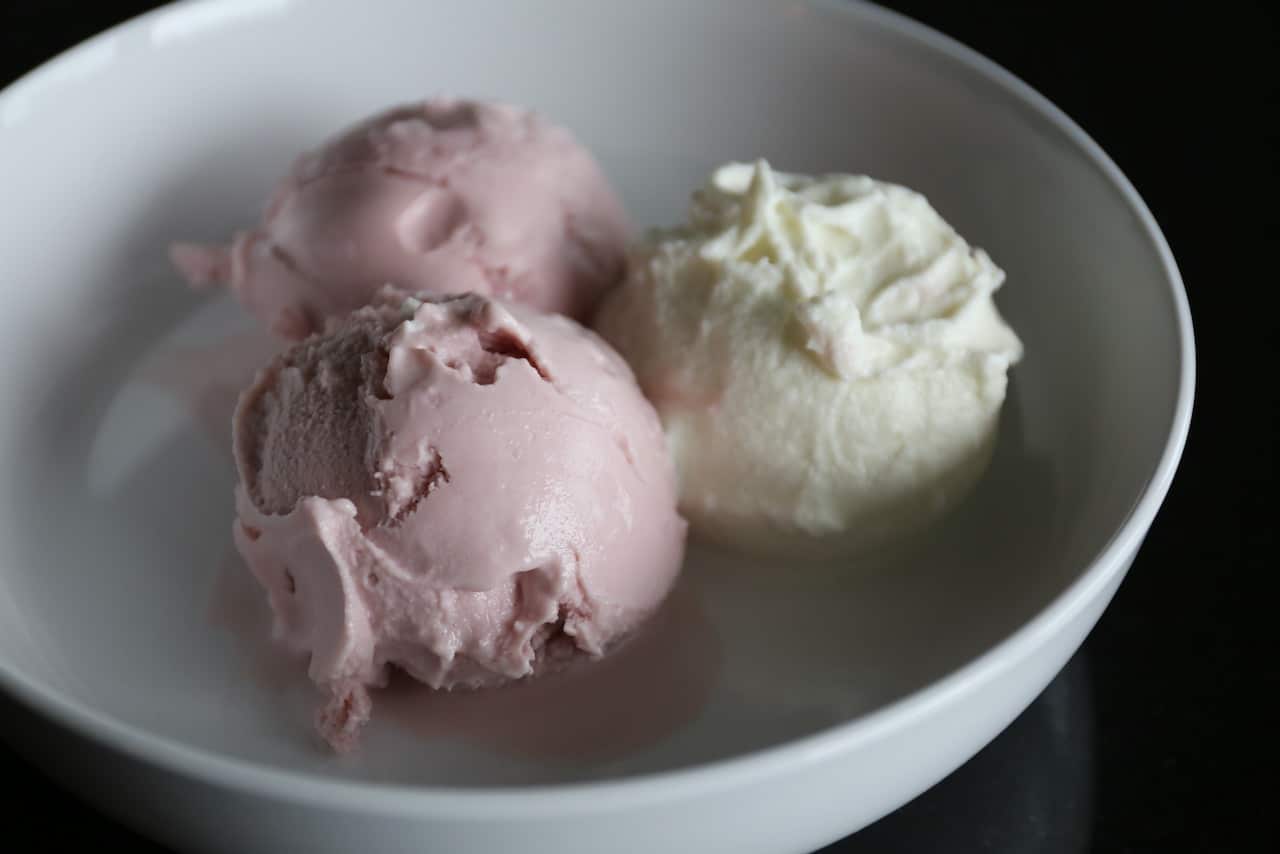 Transform your favourite healthy Greek yogurt into a delicious frozen dessert. 