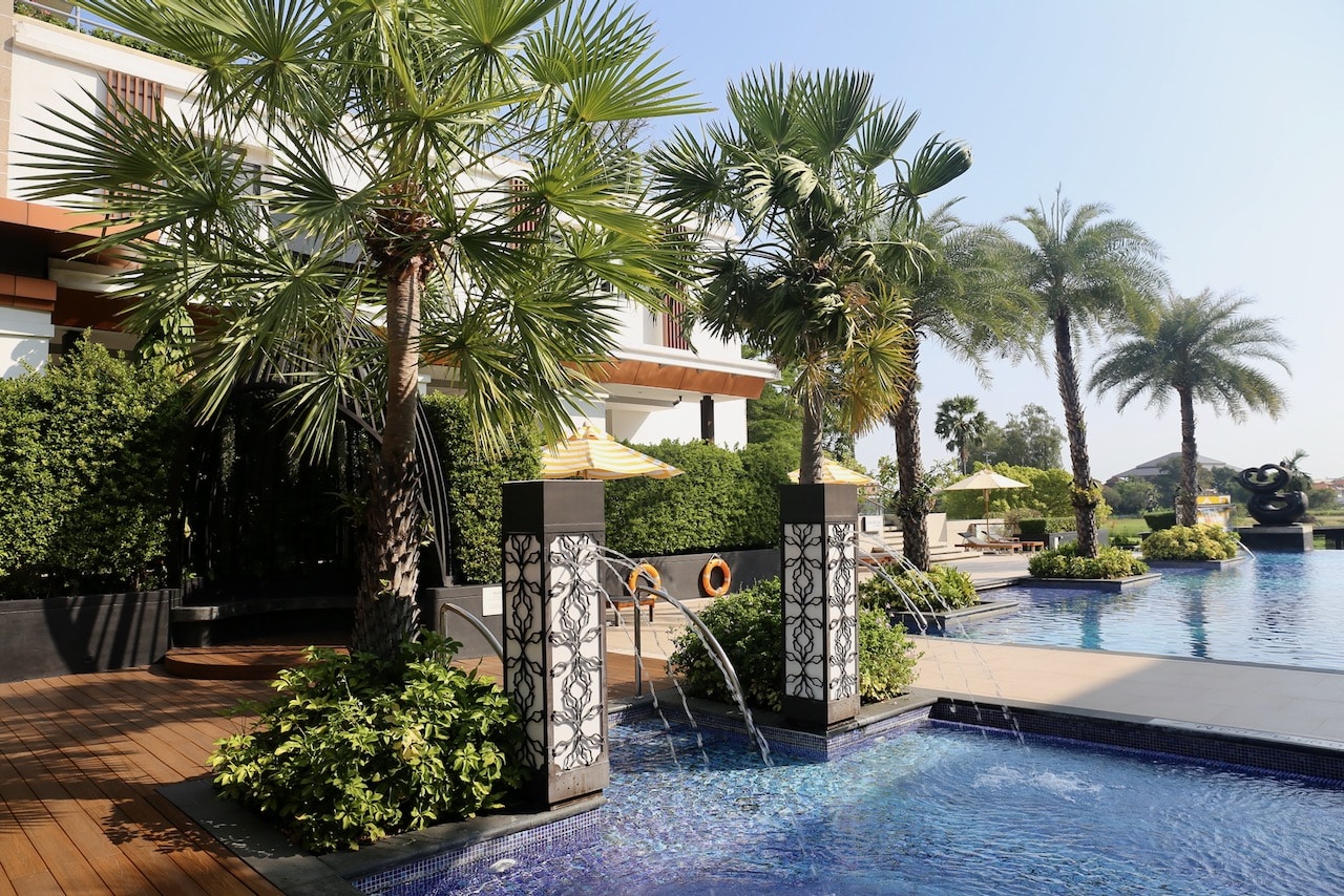 Looking for the best Bangkok gay hotels near the airport? Le Meridien Suvarnabhumi is the only 5 star resort near the city's international airport. 