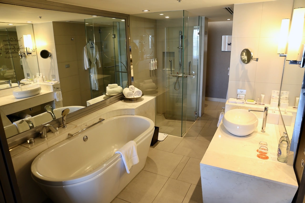 Le Méridien Suvarnabhumi Suite Bathroom.