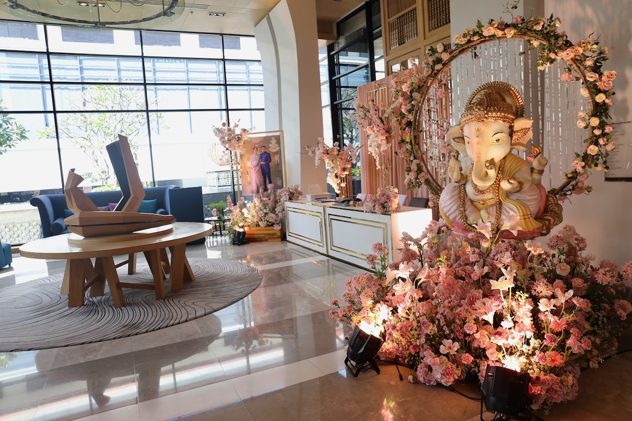 Le Méridien Suvarnabhumi Bangkok Hotel Lobby.