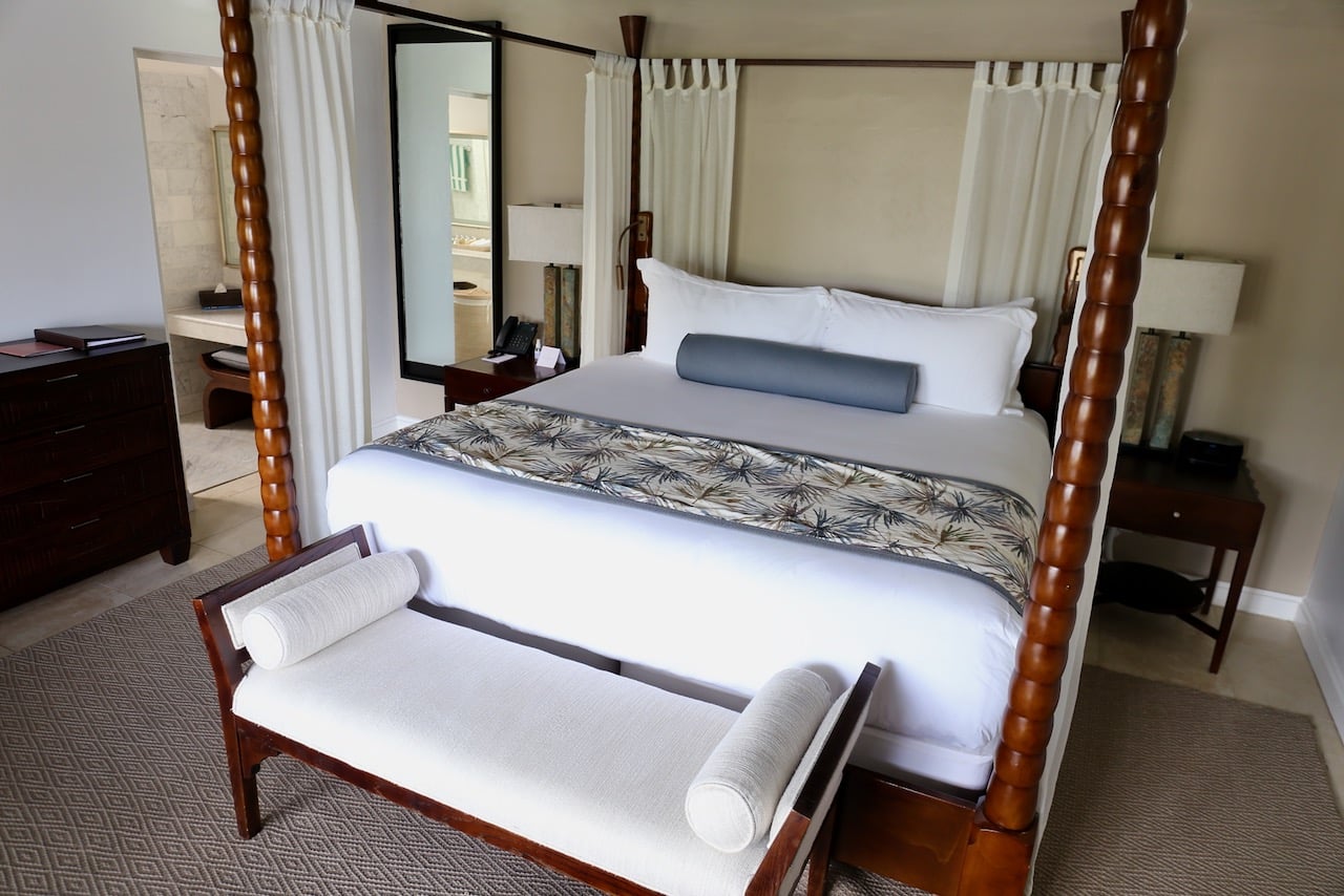 Suites feature comfy king sized beds.