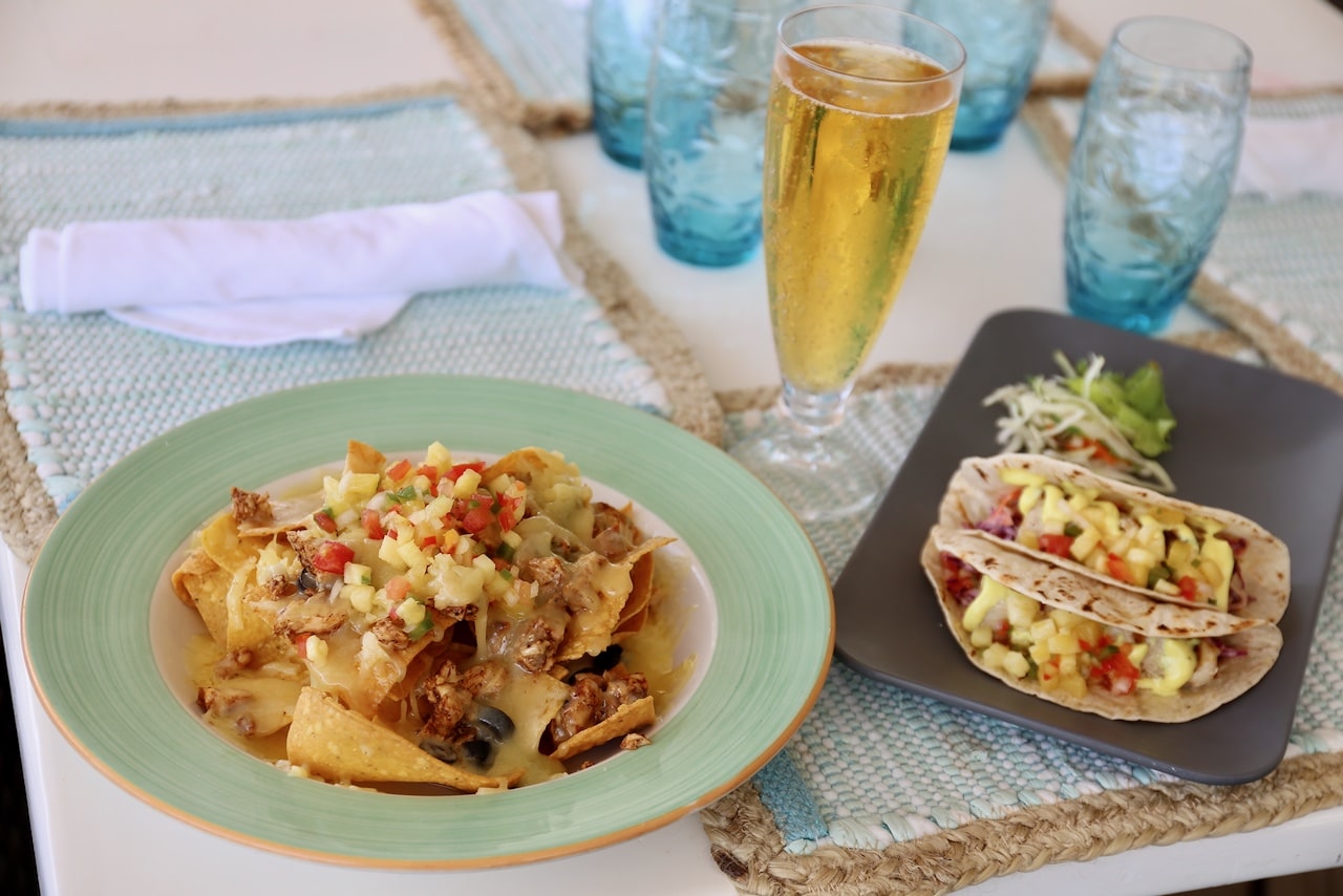 Embers is a beach bar restaurant serving lunch favourites like nachos and tacos.